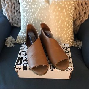 Bamboo side cut out flats